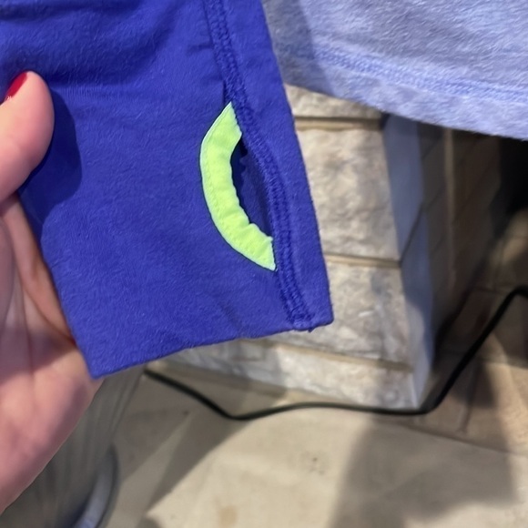 Moret Hoodie purple size small thumb holes - Picture 4 of 5